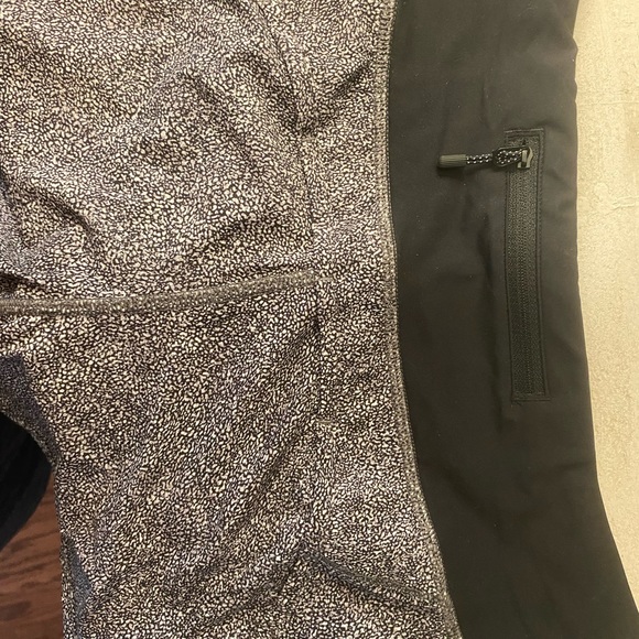 Lululemon shorts size 4 black, gray, white - Picture 4 of 6